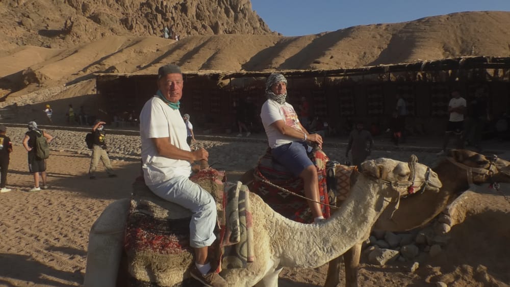 Escursione nel deserto con il cammello